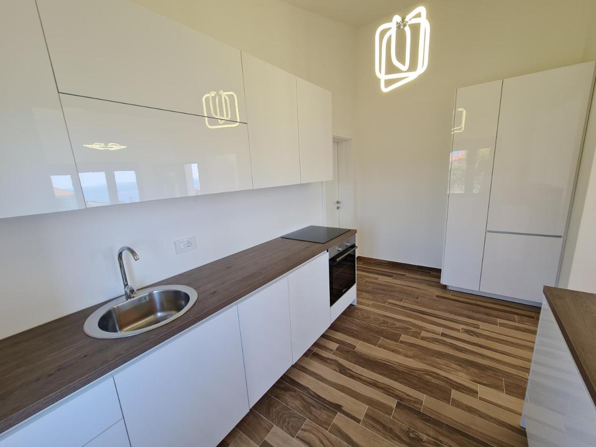 Апартаменти Luxury Penthouse With Panoramic View Улцинь Екстер'єр фото